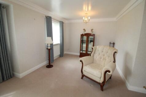 LOUNGE DINING ROOM