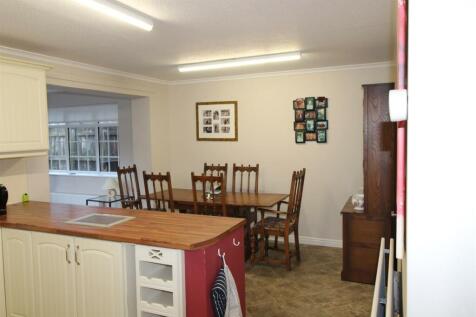 KITCHEN / DINER