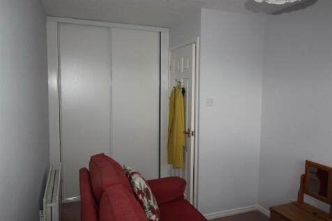 BEDROOM 2.