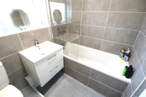BATHROOM/TOILET