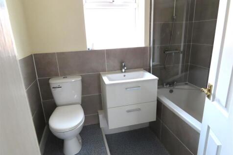 BATHROOM/TOILET