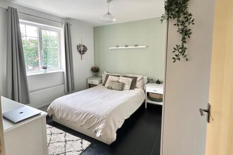 BEDROOM 1.
