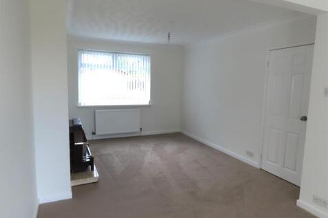 LOUNGE THROUGH TO DINING AREA