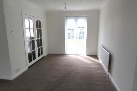 LOUNGE THROUGH TO DINING AREA
