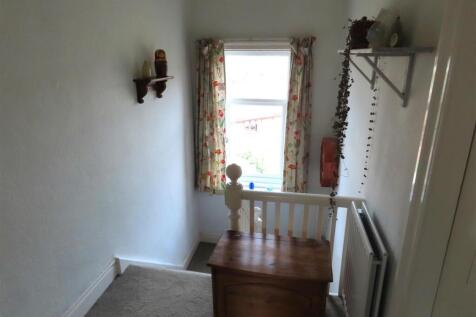 FIRST FLOOR LANDING