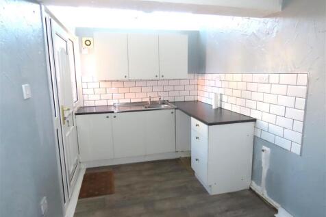 ADDITIONAL BREAKFASTING KITCHEN IMAGE