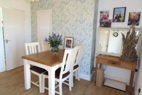 ADDITIONAL DINING ROOM PHOTO