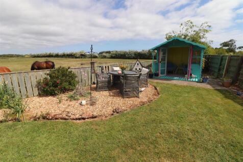 ADDITIONAL SIDE GARDEN PHOTOS