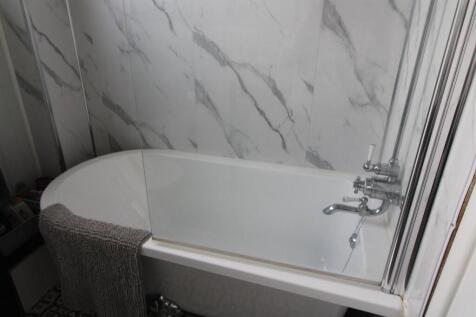 BATHROOM/WC