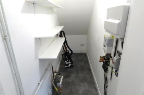 WALK IN STORAGE CUPBOARD