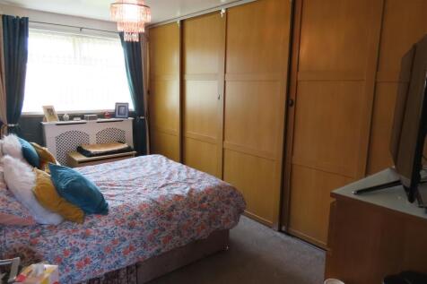 MASTER  BEDROOM