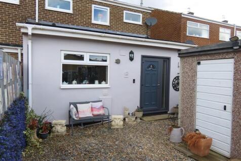 REAR GARDEN / PARKING
