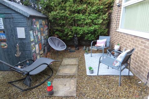 SMALL FRONT GARDEN