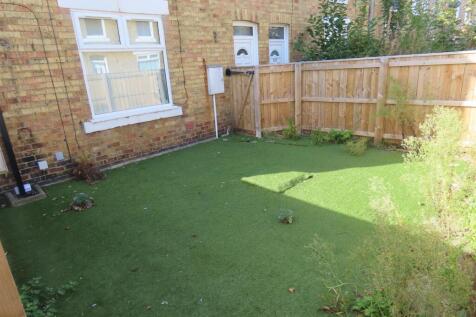 FRONT GARDEN
