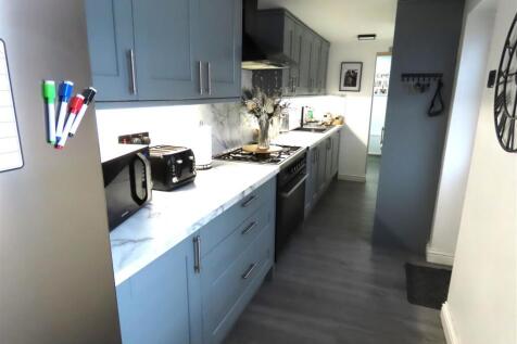 GALLEY STYLE KITCHEN