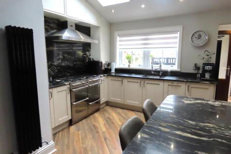 ADDITIONAL KITCHEN PHOTOS