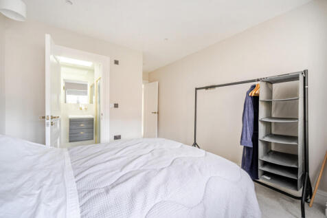 1371712-7-68f8a55...