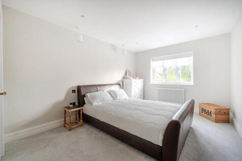 1371712-18-68f8a6...