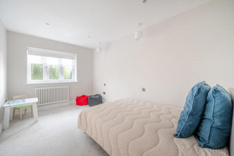 1371712-19-68f8a6...