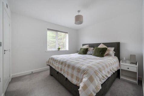 1369158-8-68fa233...