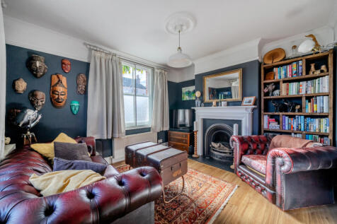 1370747-4-68fb7d5...