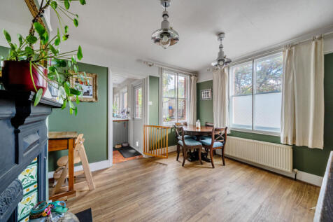 1370747-9-68fb815...