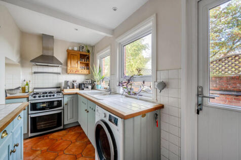 1370747-23-68fb81...