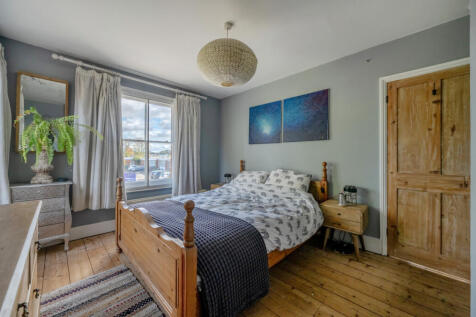 1370747-11-68fb7e...