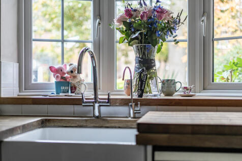 1373867-24-6903a6...