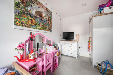 1374629-4-690a279...