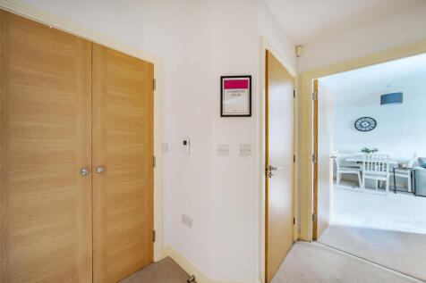 1376089-1-6912293...