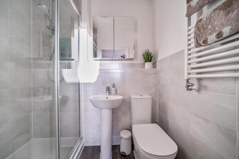 1382385-4-691b44b...