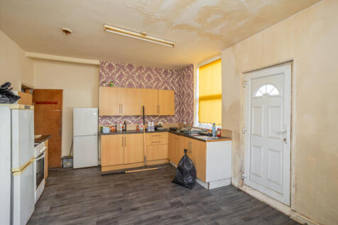 Kitchen Diner b