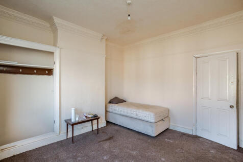 Bedroom 1b