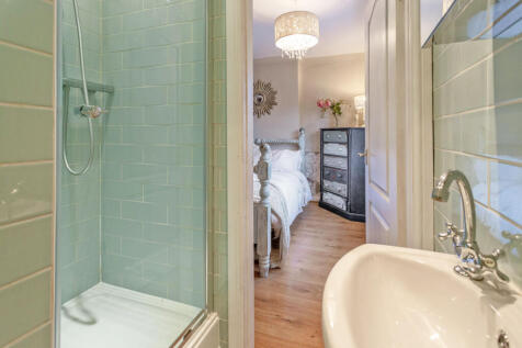 Bedroom 1 Ensuite b