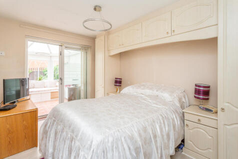 bedroom 1a