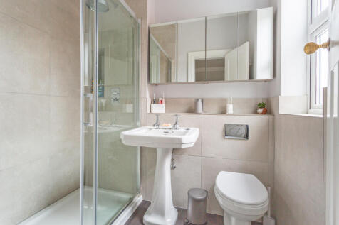 bedroom 1 ensuite