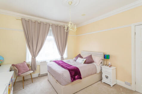 bedroom 2b