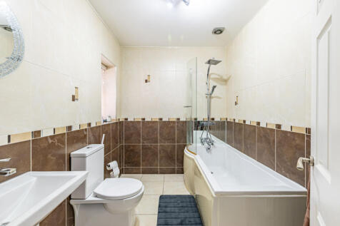 bedroom1ensuite