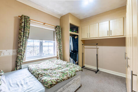 bedroom4