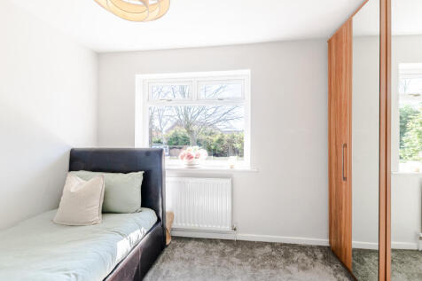 bedroom4