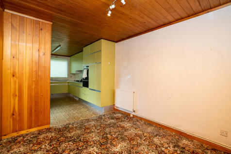 breakfast room