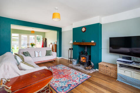 lounge/family room a