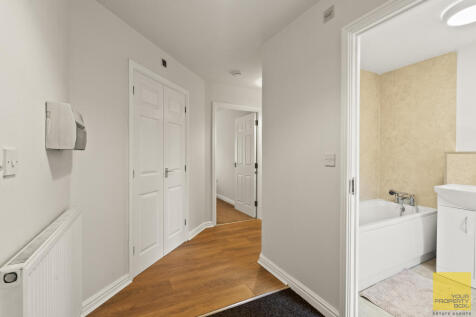 Flat 2-14.JPG