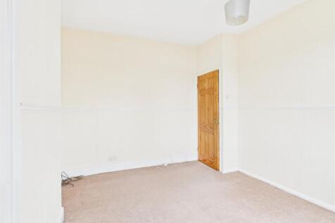CAM01931G0-PR0280-STILL044.jpg