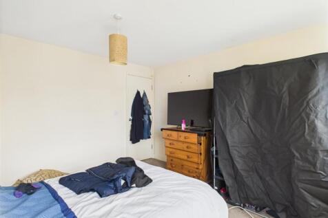 CAM01931G0-PR0284-STILL008.jpg