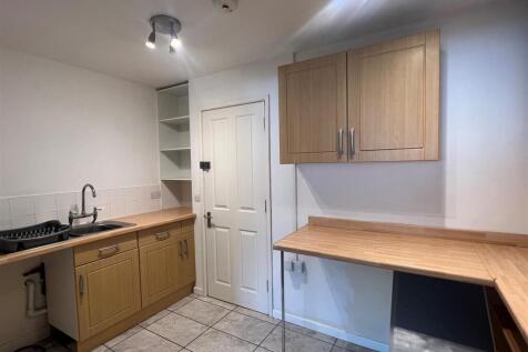 140c kitchen.jpg