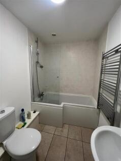 140c bathroom.jpg
