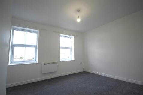 bedroom .JPG