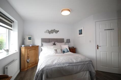 Master Bedroom .JPG